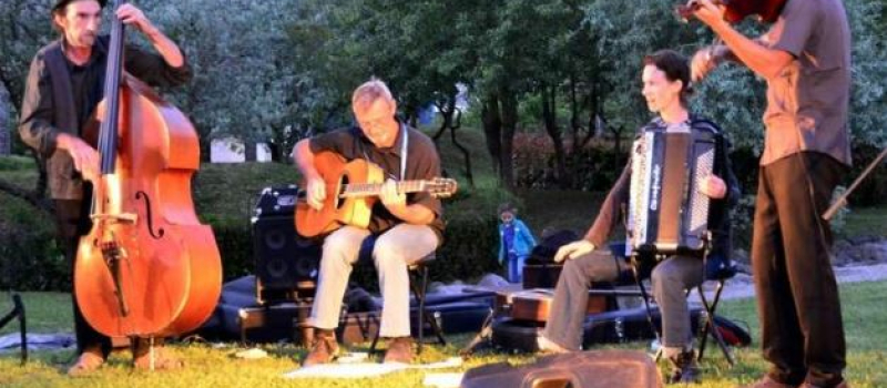 Chosleski , Musique des Balkans