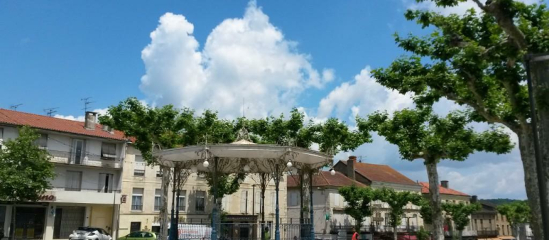 Sur la nouvelle place 