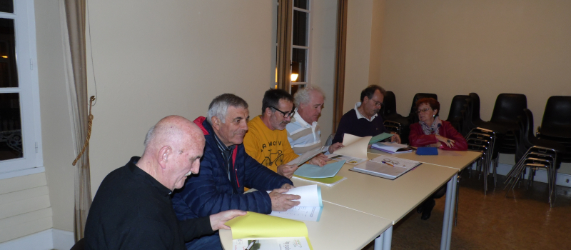 Cyclotouristes en assemblée générale
