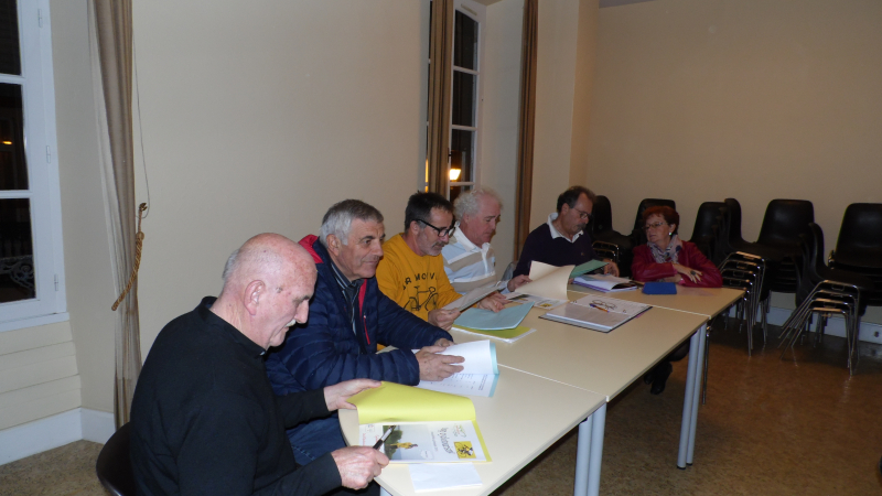 Cyclotouristes en assemblée générale