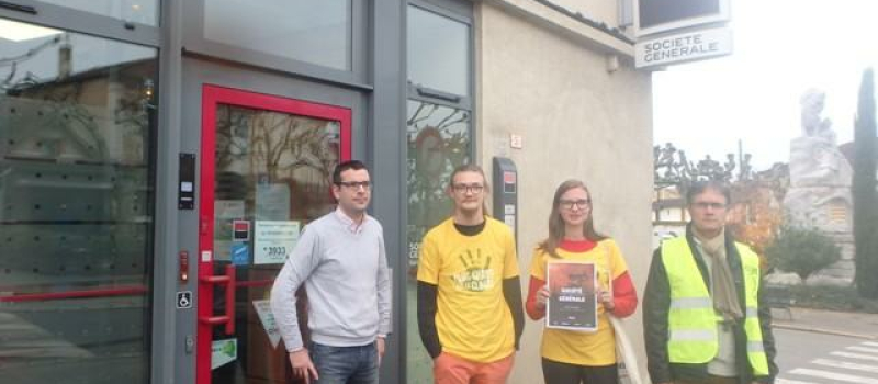 Les activistes climat vont à la rencontre des salariés de la Société Générale 
