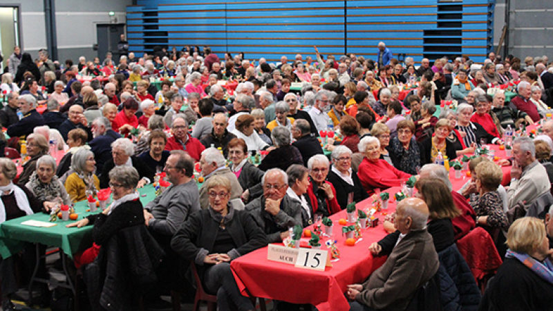 Un goûter spectacle pour les aînés