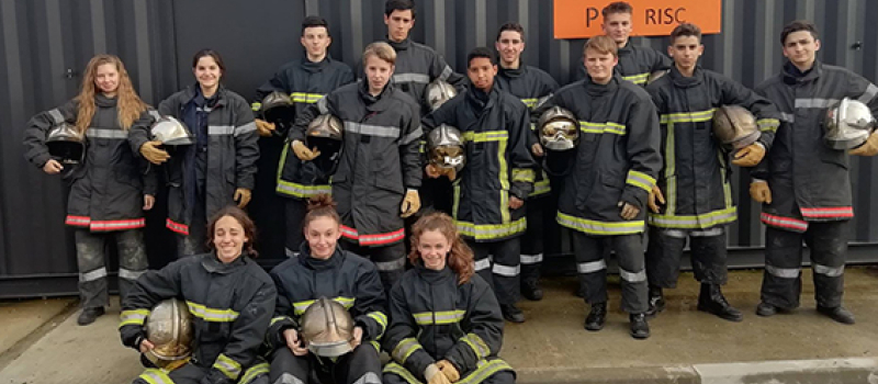 Des collégiens découvrent les secours d'urgence