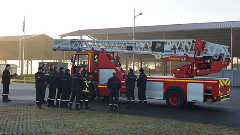 Nouveau camion échelle pour les pompiers