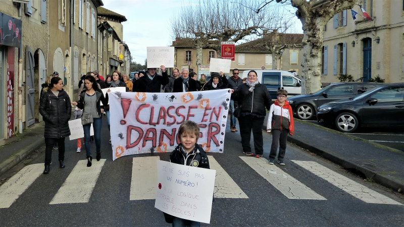 non à la fermeture de classe !