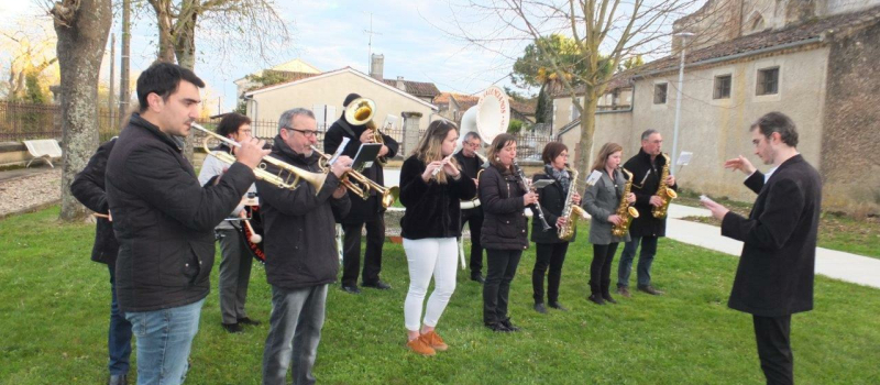 Le Réveil Valencien a assuré la partie musicale de la cérémonie du 19 mars