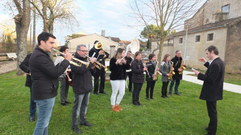 Le Réveil Valencien a assuré la partie musicale de la cérémonie du 19 mars