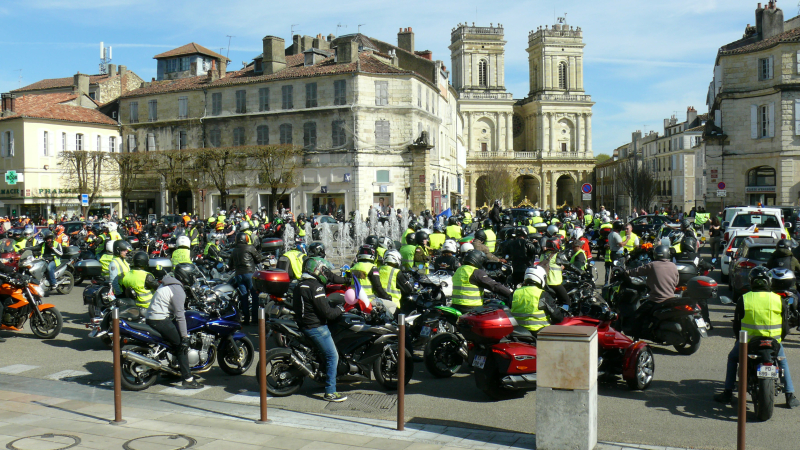 Les Gilets Jaunes ont construit leur "maison citoyenne".