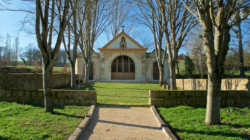 Quelques jours seulement pour terminer la toiture de la chapelle de Saintes ?