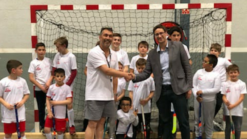 Des nouveaux maillots pour les jeunes hockeyeurs