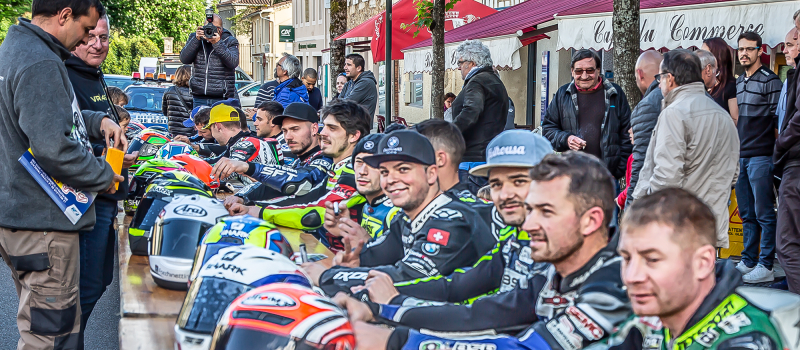 Les champions moto en ville