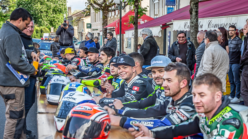 Les champions moto en ville