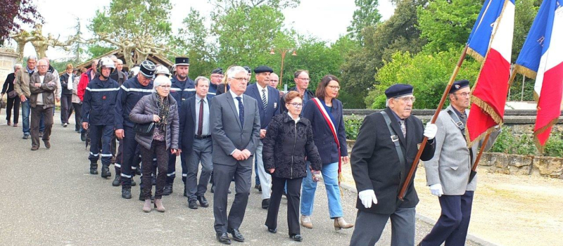 Cérémonie du 8 mai par temps maussade.