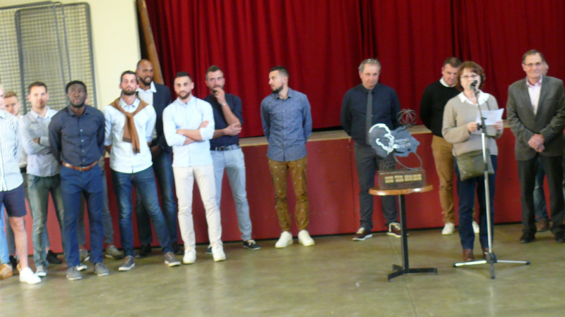 Les basketteurs et Patrick Despax honorés par la municipalité