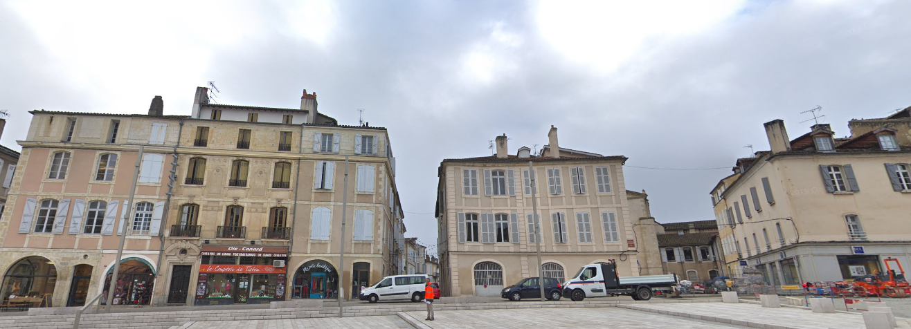 Place de la république Auch - Octobre 2018 Street View.