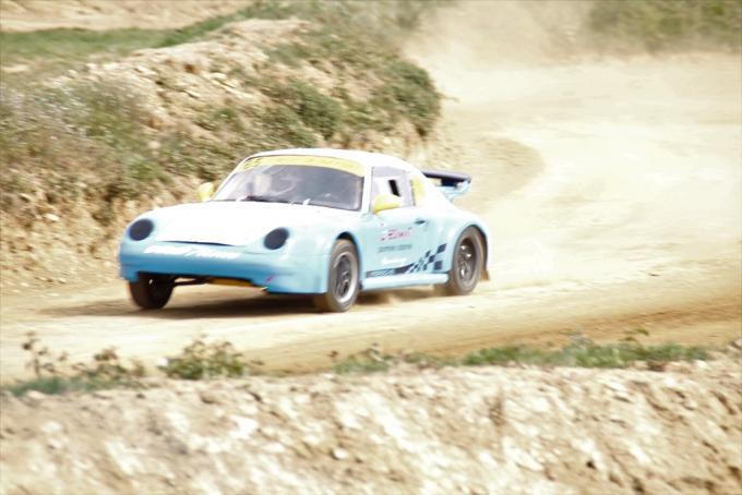 Johan Canadell sur Porsche aménagée sera un des favoris au podium. -