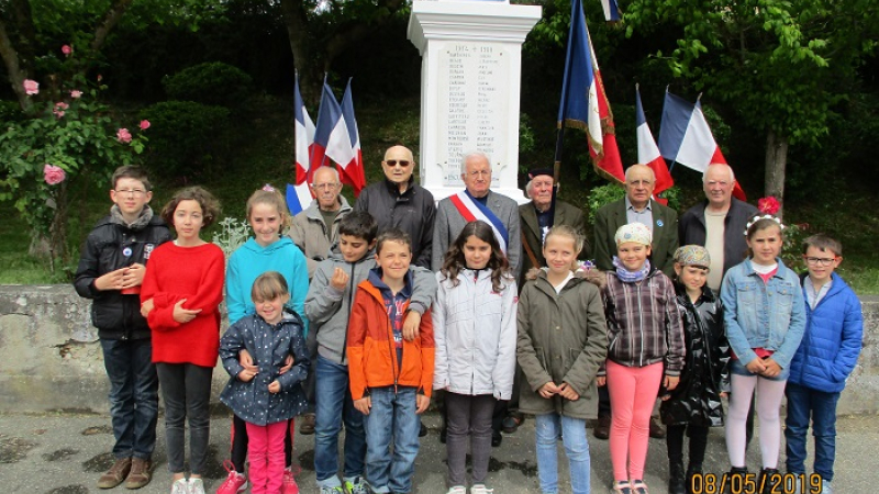 Commémoration du 8 mai et marché aux fleurs