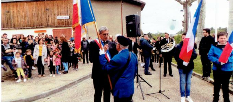 Un drapeau neuf pour les anciens combattants