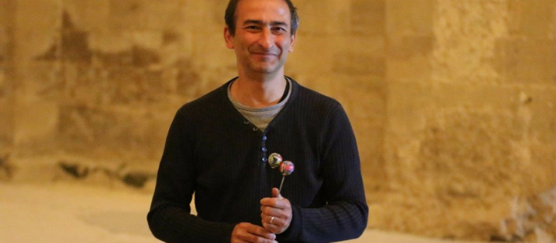 Tony Di Napoli fait résonner les pierres 