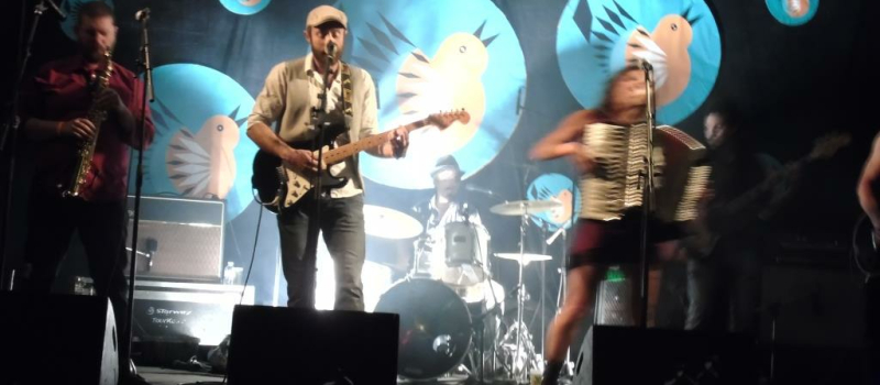 Première édition du festival de la chanson française avec Les Geais Déchaînés