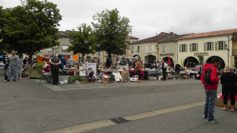Foire à la brocante et vide grenier