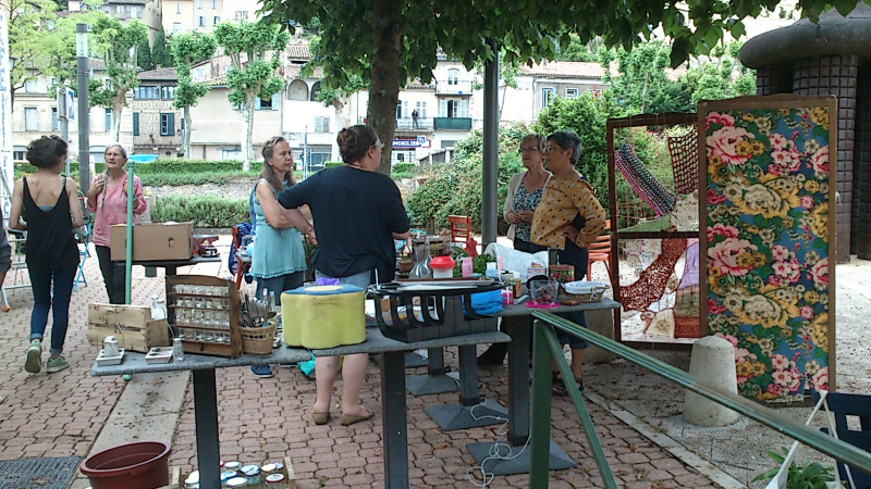 Marché gratuit organisé par le SEL