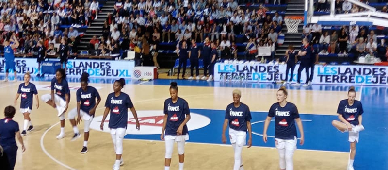  Les Jacquettes U13 sont allées soutenir l'Équipe de France de Basket 