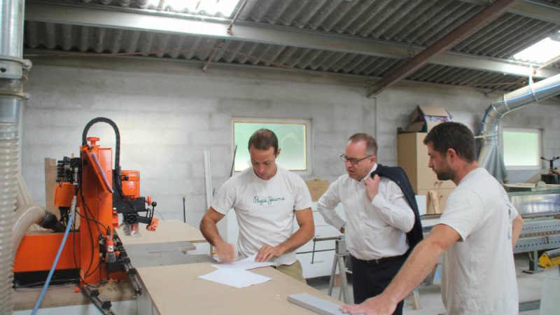 Renaud Lagrave visite l’entreprise Dugas-Lesterlou