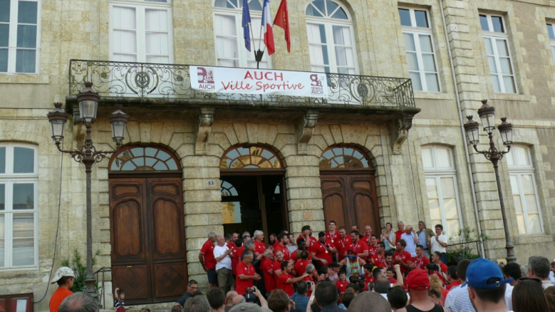 Une marée rouge et blanche pour les Twisters et le RC Auch