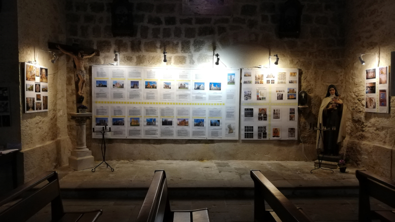 Exposition sur les cathédrales gothiques.