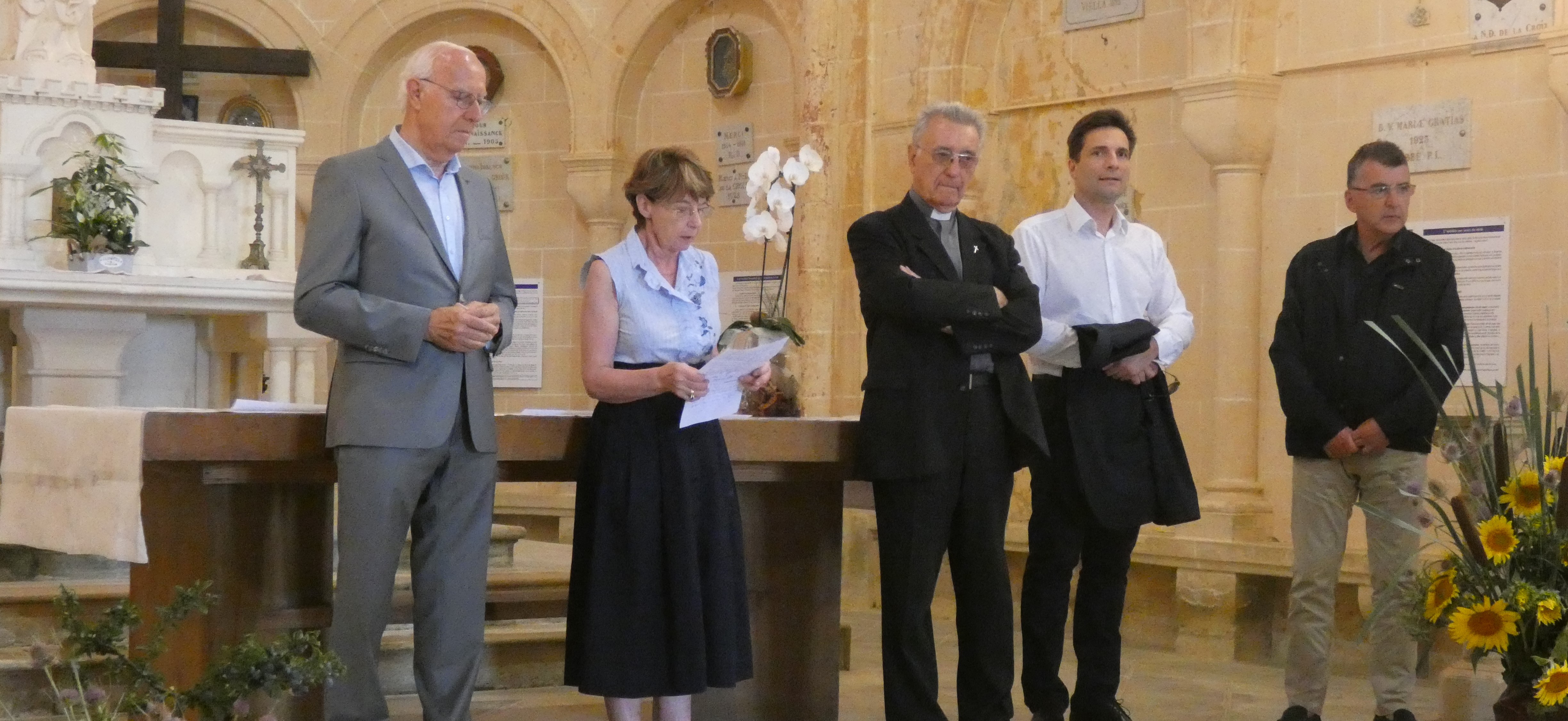 Jean-Louis Guilhaumon, la présidente de l'association Christiane Dumas Pilou, l'abbé André Maigné, Pascal Génesté, directeur des archives départementales et Jacques Lapart de la Société archéologique du Gers