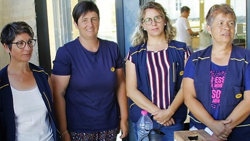 Marche de soutien aux factrices en grève