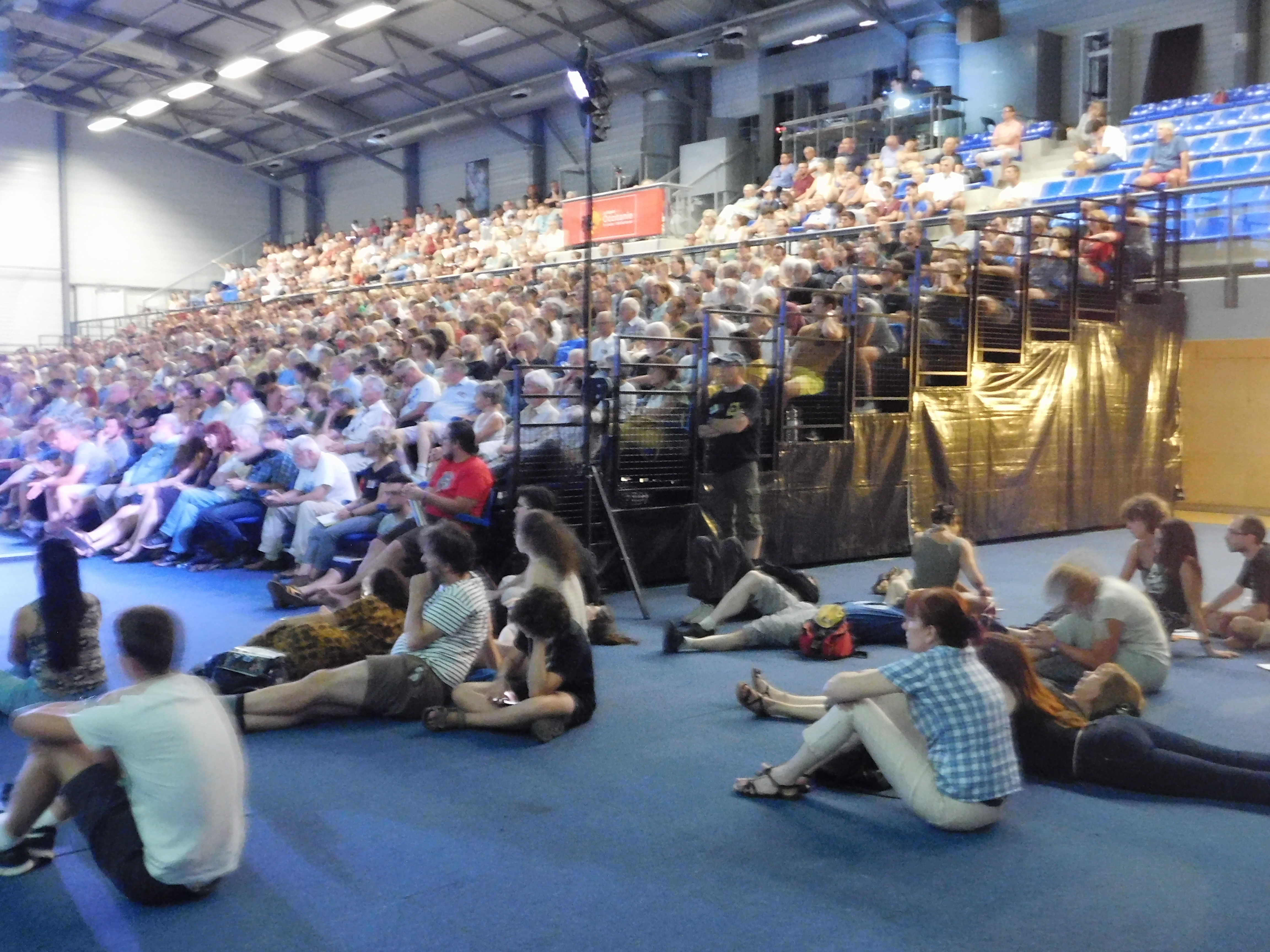 Il n'y a pas assez de place dans la salle
