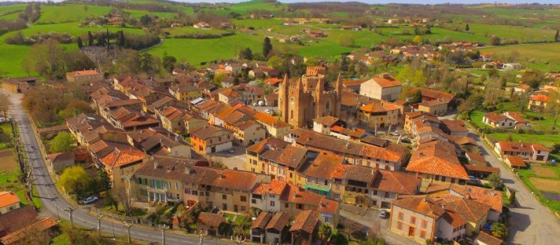 Ciel, mon village !