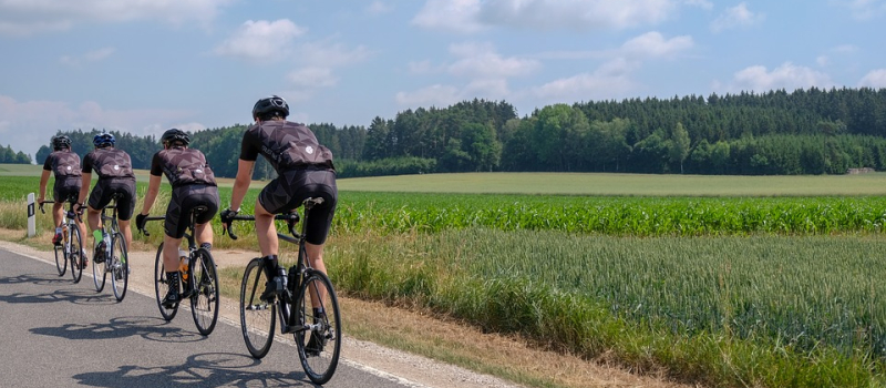 Face au constat de l'augmentation inquiétante de la mortalité des cyclistes sur les routes