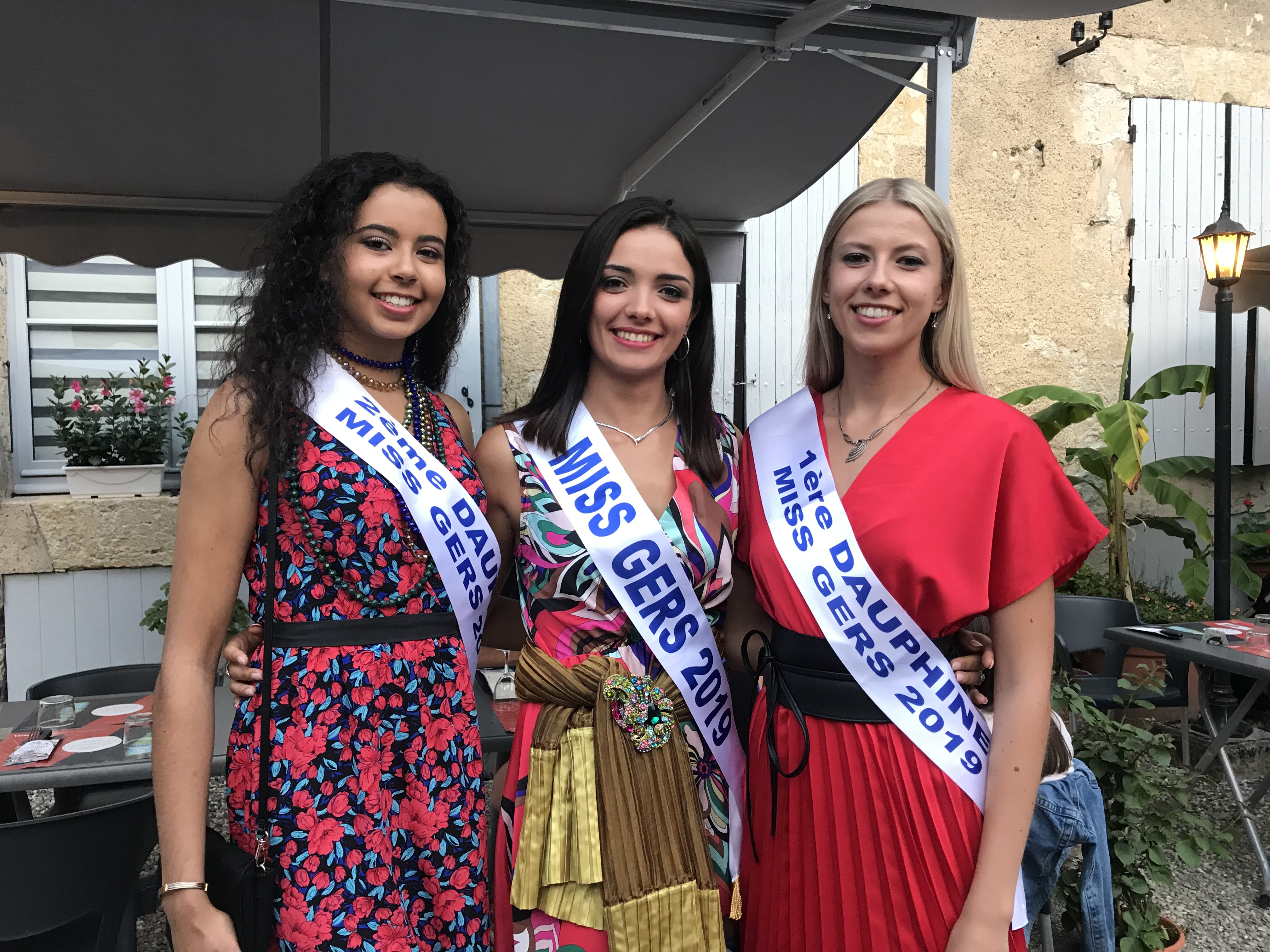Andréa, Miss Gers, au centre, entourée de ses dauphines: Manon et Marion