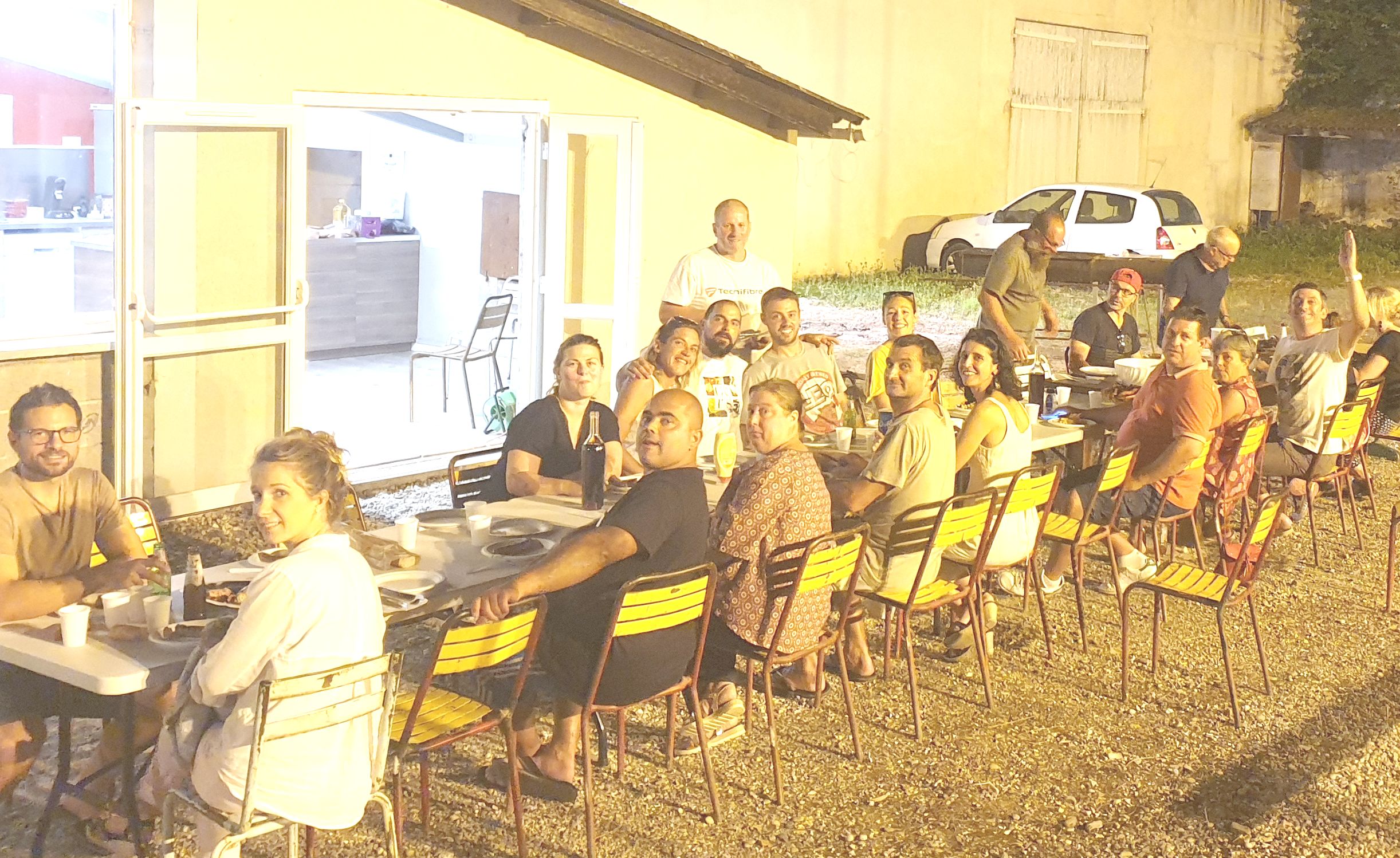 Après les efforts, le réconfort autour de la table. 