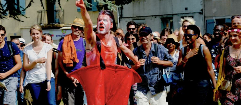 N'amasse pas mousse : Arts de la rue et spectacles interactifs