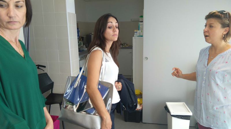 Une candidate à la mairie de Tarbes en visite à la maison médicale.