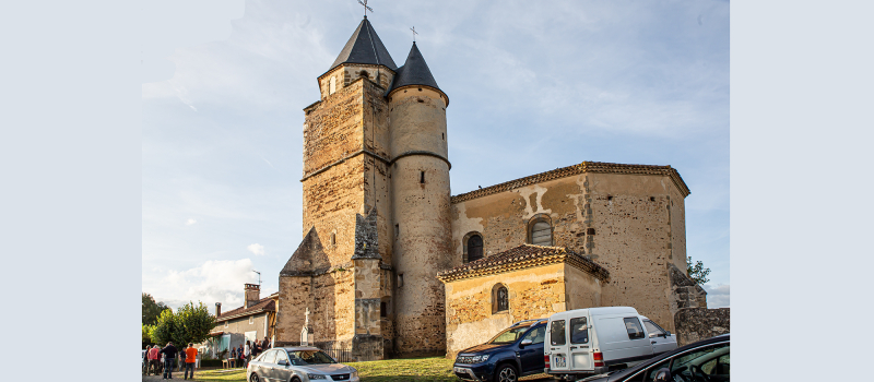 Une galerie d’exposition à l’emban de l’église de Perchède  