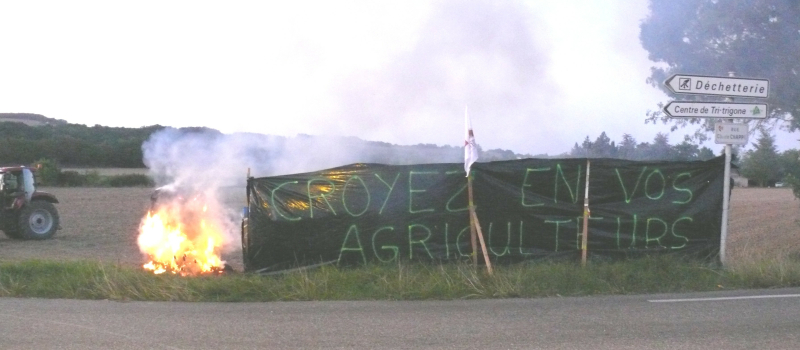 "Feux de la colère" : rendez-vous manqué entre les agriculteurs et "leurs voisins"