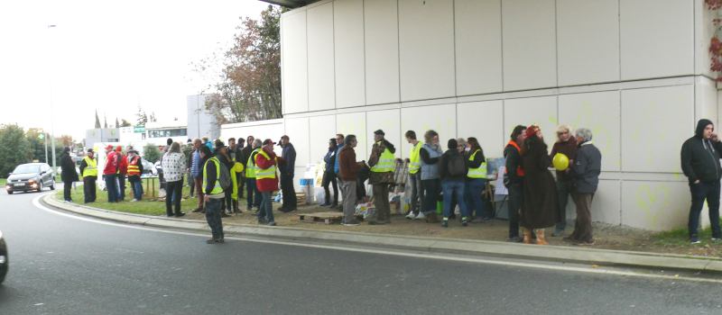 Plus d'une centaine de Gilets Jaunes se sont retrouvés au rond-point des Justes