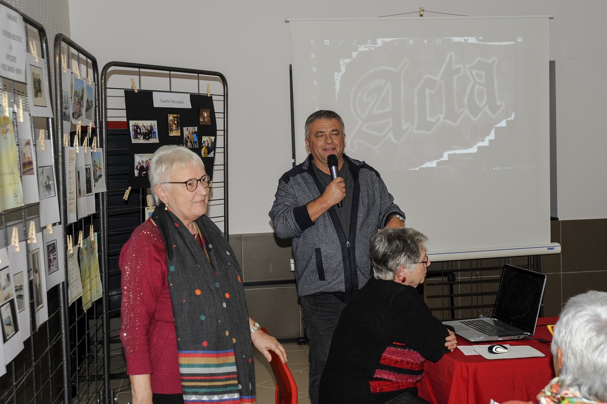 Denise Artagnan, présidente d'ACTA, Jean Michel Laffitte, maire de Saint Elix THeux, Marcelle Taffonneau, conférencière