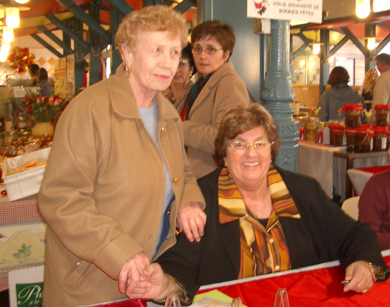 Secrets partagés entre deux cuisinières, Geneu et Maïté, en 2003, lors du marché de Noël