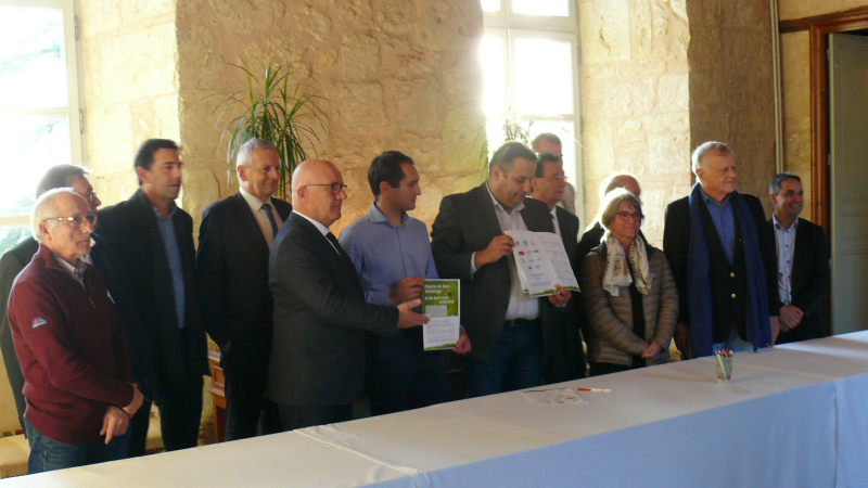 Session ordinaire de la Chambre d'agriculture : signature de la charte de bon voisinage