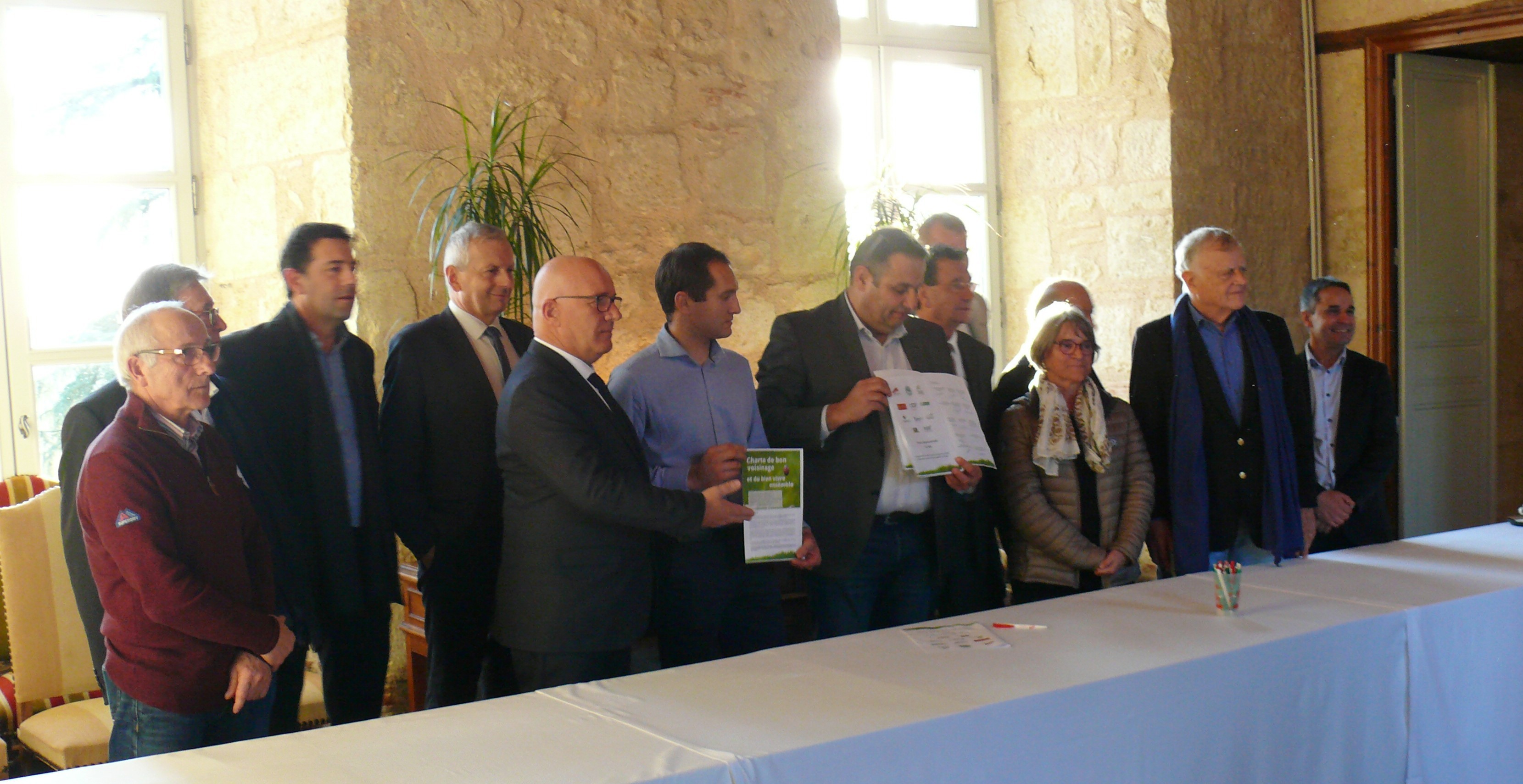 Les signataires de la charte.