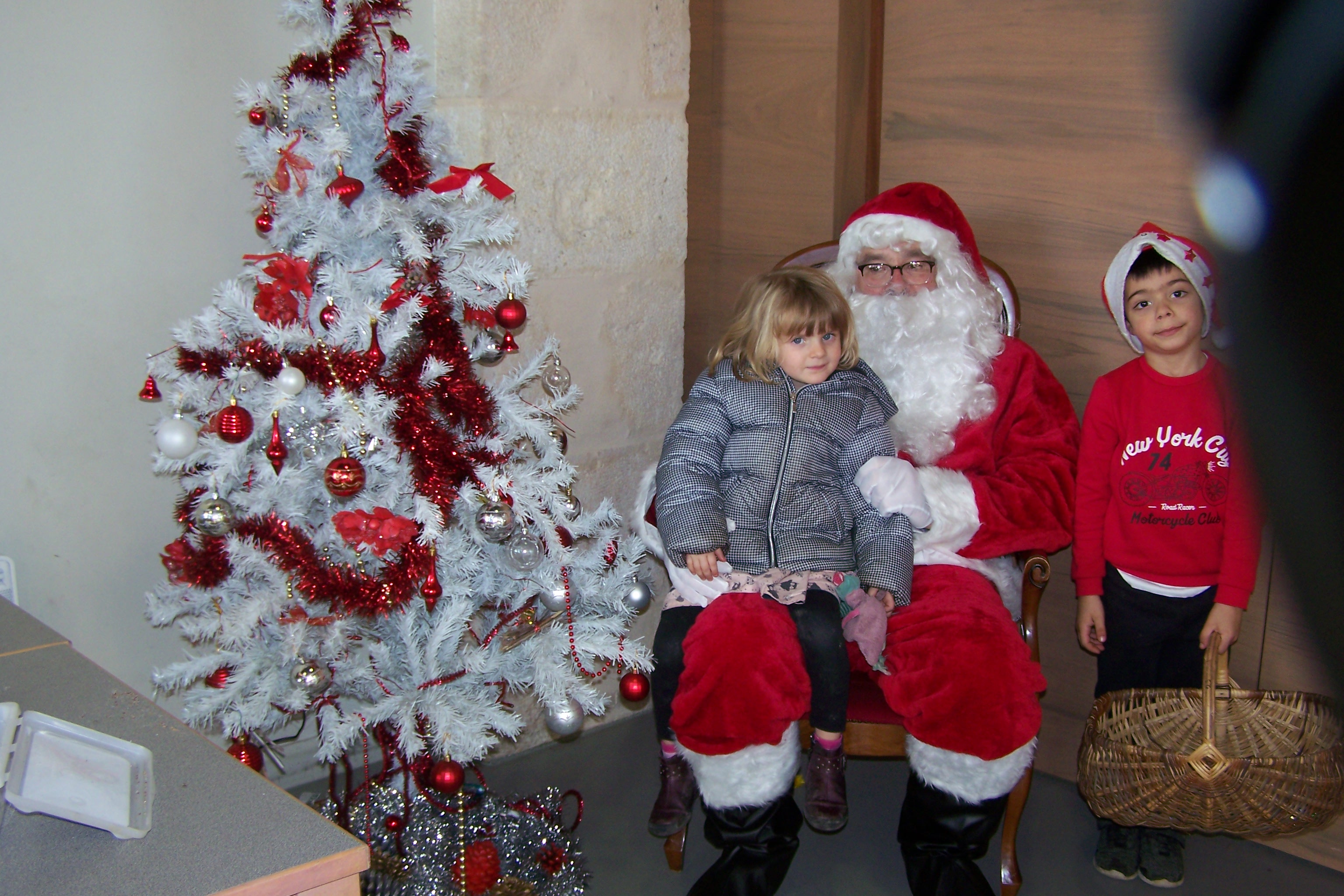 Joyeux Noël à tous dit le Père Noël de Touget