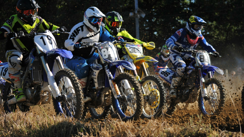 Le moto-cross au soutien de Léo