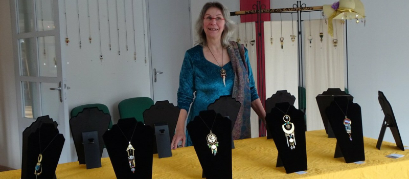 Les talismans de Lisa Burzan, bijoux porte-bonheur ou articles de décoration 