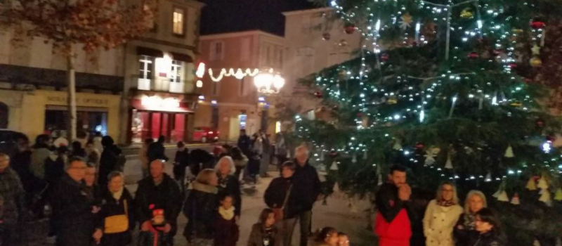 La place aux couleurs de Noël